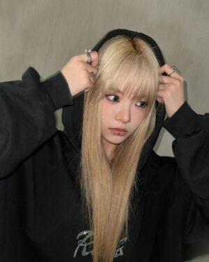 Hong Eun-chae Instagram - Make it look easy