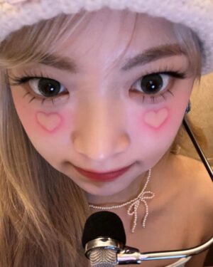 Hong Eun-chae Instagram - 하트하트빔🐰💓