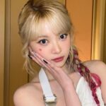 Hong Eun-chae Instagram - ❄️12.25