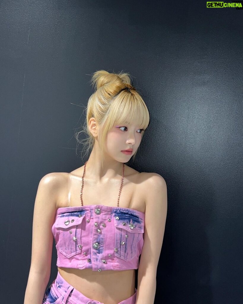 Hong Eun-chae Instagram - =pink🩷