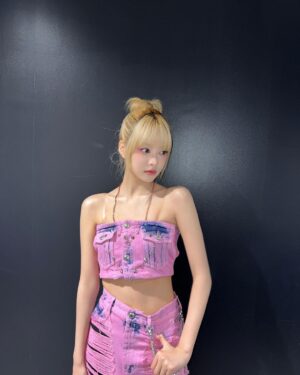 Hong Eun-chae Instagram - =pink🩷