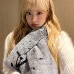 Hong Eun-chae Instagram – 목도리 필수 계절 ☃️