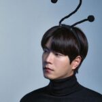 Hong Jong-hyun Instagram - 잠시 후 4시에 만나요. 🐜 #개미가타고있어요
