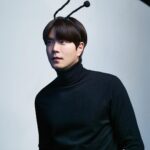 Hong Jong-hyun Instagram - 잠시 후 4시에 만나요. 🐜 #개미가타고있어요