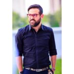 Houman Seyyedi Instagram - کسی که توجه دارد و عشق کسی است که صدای شما را میشنود همیشه حتی زمانی که ساکت هستید ه.س