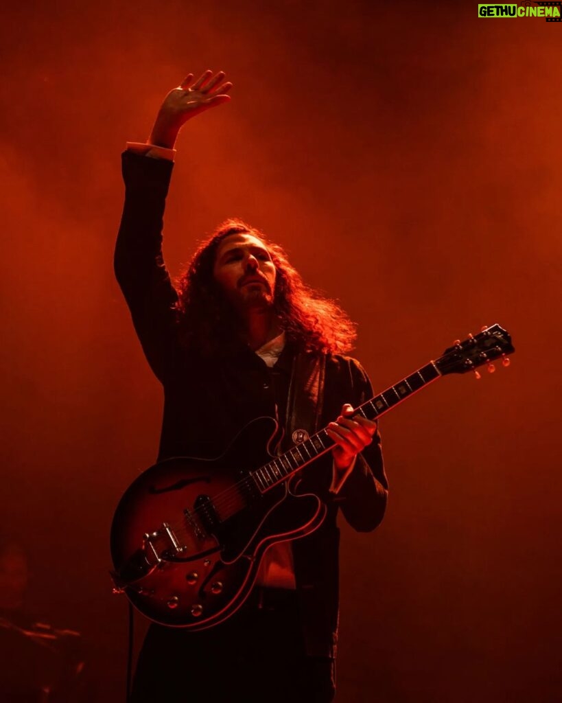 Hozier Instagram - San Fransisco, I felt so much love in that room on Friday night. Thank you for an unforgettable evening, it was so good to be back in your beautiful city. 📸 @ruthlessimagery Bill Graham Civic Auditorium