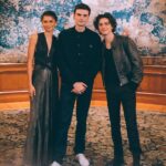 Hugo Travers Instagram - J’ai reçu Zendaya et Timothée Chalamet dans mon interview face cachée, et c’est déjà sur YouTube (lien en bio !) ❤️❤️❤️ Thank you @zendaya @tchalamet for taking the time 🙏🫶 À l’occasion de la sortie de l’excellent Dune partie 2. Lien YouTube dans ma bio. Réalisé en collaboration avec @france.tv, et aussi disponible sur leur plateforme 🙏 Photo : @marie__flmt production : @unfoldprod Paris, France