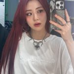 Huh Yun-jin Instagram - EZ