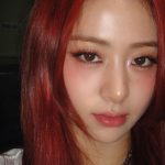 Huh Yun-jin Instagram - EZ