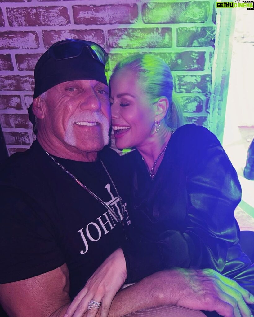 Hulk Hogan Instagram - Happy New Year! With my Sky Baby, family, friends and faith, only love!