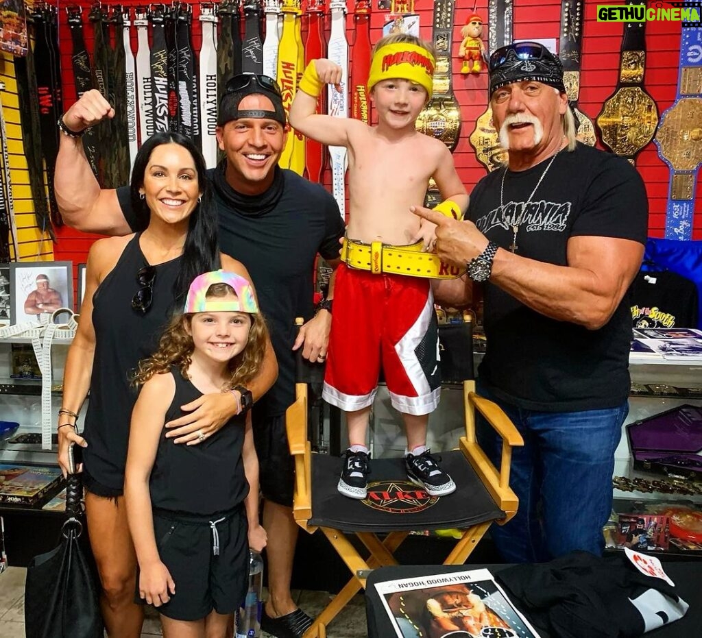 Hulk Hogan Instagram - Check it out Maniacs!! Don’t miss the autograph signing January 28th 2:00pm to 6:00pm at the @hulkhoganswrestlingshop 💥 New pricing kids tickets and additional item available!! See you there! 💪