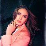 Huma Qureshi Instagram - That Hair Flip 🎀🦩💄 Wearing @shopmonokrom Footwear @monrowshoes Ring @azgaofficial Nails @itssoezi Styled by @sanamratansi Team @sanjamkaur92 @jannat__r