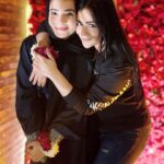 Humaima Malick Instagram – Koi khushi tumharay bina puri nahee … koi gham tumsey Mera chupah nahee … har waqt acha yah bura Tumney Mera saath dia .. choti behan ho k Bhi Tumney hamesha bara ban k Mujhey sumbhala …. Dua jasi dua ban k rahi … yah pictures sirf kuch meethi hain Lakin tum tu Meri shukar or sugar sey bhari duniya ho meri phehli sehali … meri himmat meri reality meri pyari dua I will always look up to you my strongest sister my soul sister my own sister I love you so much that a post can never do justice @duamalik