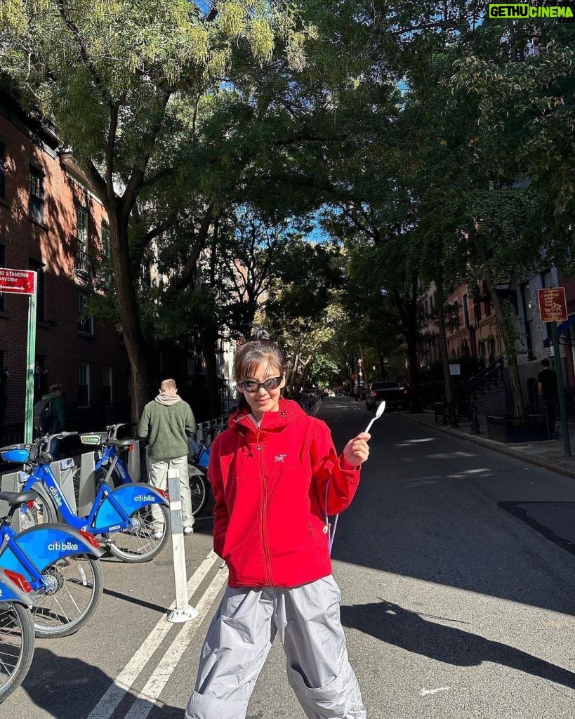 Hyoyeon Instagram - 📍뉴욕이다 . 📍📍📍📍📍📍📍 New York, New York