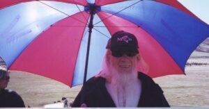 Ian McKellen Instagram - #TBT 2000 A sunny day in New Zealand, filming "The Lord of The Rings"