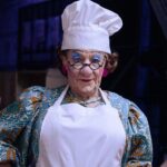 Ian McKellen Instagram – No pantomime is complete without a “Baking Scene”. Our @MotherGooseShow is no exception.
https://mothergooseshow.co.uk
Photo by @fredericaranda