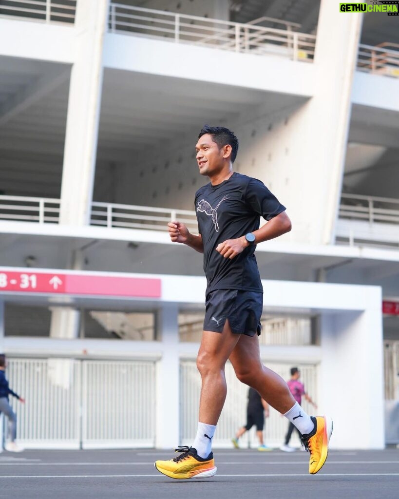 Ibnu Jamil Instagram - agar tatanan Dunia bisa lebih baik 🙏 Fartlek Day 🔥 #JamilosJourney Raod 2 London Marathon 2024 📸 @fame_lens #pumafriendsid #suuntoindonesia #runner