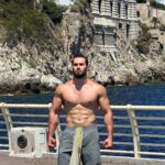 Ibrahim Tsetchoev Instagram - je n’arrive pas à sourire désolé 😬. Mon coach @sofiane_derdega m’a permis faire un peu de muscu cet été, sinon de base je ne suis pas dans le fitness , ce que me donne les frissons c’est MMA 😍, donc reprise de MMA a la rentrée 👊 Monaco