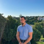 Ibrahim Tsetchoev Instagram - Si y’a des grandes marques ont besoin d’un mannequin, je suis encore disponible, mais je sais pas si c’est encore pour longtemps, donc dépêcher vous ! Si non vous étés partie ou en vacances cette été ? Faro, Portugalia