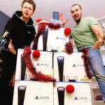 Ibrahim Tsetchoev Instagram - 🎄🎁 Comme promis les copains gros concours pour fin d’année 🎉 Avec @normanthavaud on VOUS fait gagner 5 PS5 et 3 iPhone 12 ! Des cadeaux que on a envie de vous offrir pour cette fin d’année, rien de plus simple pour participer , il suffit de: - Liker cette photo - Être abonné(e) à @normanthavaud @blackandwhiteburger et a moi @ts_ibra - Tagger un maximum d’amis en commentaires (plus d’amis tagueurs, plus de chance de gagné) Les gagnants seront affichés en Story, donc suivez bien les Story ‼️ Pour plus de chance de gagner partager cette photo en story ✅ Le tirage au sort aura lieu quelques jours avant Noël ! Bonne chance les copains 🎉 Paris, France