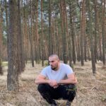 Ibrahim Tsetchoev Instagram - Agneau en peau de tigre, craint encore le loup. Soit comme un loup blessé qui se tait pour mourir, Et qui mord le couteau, de sa gueule qui saigne. Le loup ne cherche pas à surprendre les bergères Quelques proverbe que j’aime beaucoup, qu’en pensez-vous? Germany Hamburg