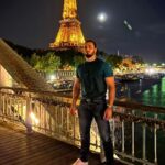 Ibrahim Tsetchoev Instagram - Le monde n’est pas responsable de notre malheur, parce que ça serait faire du monde notre maître et faire de nous les esclaves du monde. Je préfère etre le maître de moi même 😉 Tour Eiffel