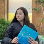 Ibtissam Laaroussi Instagram - Calme 🦋📘