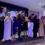 Ibtissam Laaroussi Instagram - مبروك لطاقم عمل مسلسل كاينة ظروف كاحسن عمل درامي لهذه السنة شكرا لكل من اشتغل من قريب اوبعيد شكرا للمنتج خالد النقري الذي سهر على نجاح المسلسل بتوفير كل ما هو مطلوب واكثر وحنان رضى والمنتجة نجاة قلب والمخرج الكبير دريس الروخ الذي اهدانا من خبرته الشاملة ولجميع الممثلين والتقنيين الزملاء على تفانيهم في العمل وشكرا السيناريست بشرى ملك على هذا السيناريو الرائع والموضوع الجميل وشكرا هاي القناة الاولى على الثقة الكاملة في الفن والفنانين وشكرا لمجلة سلطانة على هذه الالتفاتة الجميلة ✅✅ #kaynadorouf @nokrykhalid_officiel @hanane.rida @drissroukhe @kobi.najat @disconnected_prod