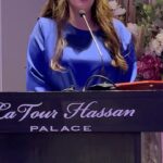 Ibtissam Laaroussi Instagram - الحمد لله اليوم توجت باحسن ممثلة درامية لسنة 2023 هذا شرف ليا وهذا حصاد مجهود كبير منذ بدايتي المتواضعة 14 سنة من المهنية شكرا لكل شخصية جسدتها بكل حب شكرا لكل من ساندني ووثق بي ولكل من اشتغلت معه او بجانبه شكرا لطاقم مسلسل كاينة ظروف. المخرج دريس الروخ على رقيه والمنتج خالد النقري العزيز والغالي و زوجته المهنية والقلب الجميل حنان رضى و سيناريو بوشرى ملك شكرا للطاقم الفني الكبير و زميلاتي راوية الكبيرة وسامية الرائعة وجميع الفنانين والطاقم الفني شكرا والتقني وشكرا للمخرجة صفاء بركة العظيمة على السيناريو والاخراج كوكو البنات وشكرا عائلتي وأمي وشكرا للجمهور على حبهم 😭😭😭❤️❤️❤️🌹