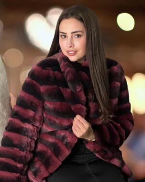 Ibtissam Laaroussi Instagram - رمضان مبارك كريم وشهر غفران يا رب 🤲 
Fur by @luxury_fur_worldwide