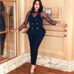 Ibtissam Laaroussi Instagram - Le noir est le refuge de la couleur 🖤🖤