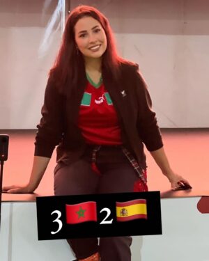 Ibtissam Laaroussi Instagram - عاد. كملت الماتش في الفضاء 🤣🤣🤣🤣🤣 
3🇲🇦2🇪🇸 يارب نفرحو كاملين