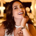 Ibtissam Laaroussi Instagram - 💕soit heureux avec rien et tu seras heureux avec tout 😍🥰