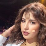 Ibtissam Laaroussi Instagram - اش بان ليكم في هاد لون شعر