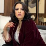 Ibtissam Laaroussi Instagram - سلام لمن لا يتغيرون ❤️ الناس ديال. بصح بانو في كمونطير @hasnaafriki maquillage @hautecouturebyatika