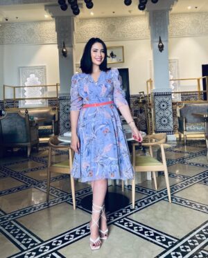 Ibtissam Laaroussi Instagram - صحابي زوينين بانو وختارو معايا صورة زوينة 
Robe by @fashionaddicted.se ❤️✅
اصالتنا موجودة في كل مكان 
#dubailife #babmansour #beauty#actress #goodvibe