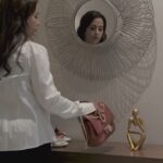 Ibtissam Laaroussi Instagram - لكل وحدة كاتقلب على بشرة صافية ،خالية من البقع الداكنة ،مشرقة وموحدة اللون كانصحها باستعمال سيروم فيتامين سي لمجموعة fast bright garnier بعد فترة من استعامله لاحظت التغيير اختفاء بعض البقع الداكنة تدريجيا وبشرتي: ولات مشرقة ولامعة. . @garniermaroc . #fastbright #darkspots #vitamineC