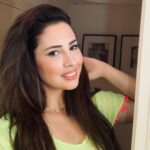 Ibtissam Laaroussi Instagram - جمال الاشياء تأتي بدون طلب ❤️❤️🌹