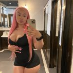 Ice Spice Instagram – PINK WIG THICC A$$ 🏆