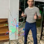 Igor Guimarães Instagram – URGENTE 🚨 Iguinho Guimarões ousa e faz ensaio fotográfico fazendo joia com Árvore Nataliners Prafrentex Desconstruída 2.0; confira as imagens Tecnomania