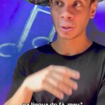 Igor Guimarães Instagram - Você sabia que está rolando um challenge do Amazon Music? Não? Você é pixuruco, meo? Para participar é muito fácil, meo chapa. É só você seguir o Amazon Music. Depois, gravar um vídeo bem criativo cantando sua música favorita na língua do fã. Pode ser qualquer música, tá? Aí você usa a #fãfãfãfã, marca o @amazonmusicbr e torce. Serão três benignos vencedores, que vão concorrer a super prêmios: O PRESENTE MISTERIOSO! Seu vídeo sendo reagido pelo Defãfãfãfãnte. E vão levar 6 meses de Amazon Music Unlimited na faixaaaa. Não fique de fora dessa. Não seja biruleibe! Eu já cantei a minha música e espero você também. #fãfãfãfã #amusicaconecta