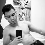 Igor Guimarães Instagram - 🚨 Notícia Urgente: Igor Guimarães ousa e protesta fazendo símbolos de “paz e amor” e joinha
