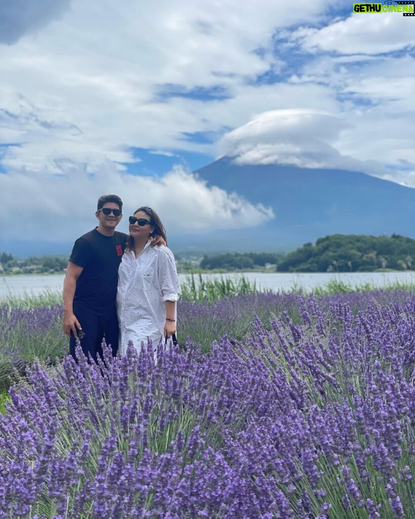 Iko Uwais Instagram - the mighty beautiful 🗻 Fuji ❤️🇯🇵 Kirey😍 #theuwais👨‍👩‍👧‍👧 #theuwaisjapantrip #mountfujijapan Fuji Mountain, Japan
