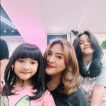 Iko Uwais Instagram - Uwais Angels 🌸🦋🌸 #uwaisangels🦋 happy weekend ❤️