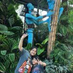 Iko Uwais Instagram - "Sisters make the best friends in the world.” ❤️👭🏻 #theuwais👨‍👩‍👧‍👧 #uwaisangels🦋 #atreyasyahlaputriuwais #aneskalaylaputriuwais Garden By the Bay Singapore