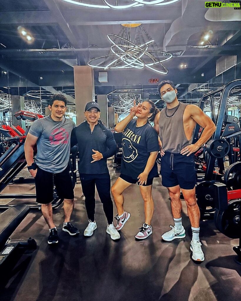 Iko Uwais Instagram - my songong squad 🔥💪🏻🔥 #gymtine #songongsquad💪 #trainedbyhp❤️72 #healthybody #healthylifestyle