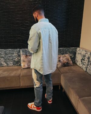 Illan Castronovo Instagram - J’avais encore les cheveux courts .. 
Tu me préfère avec les cheveux courts ou avec les cheveux longs ?
