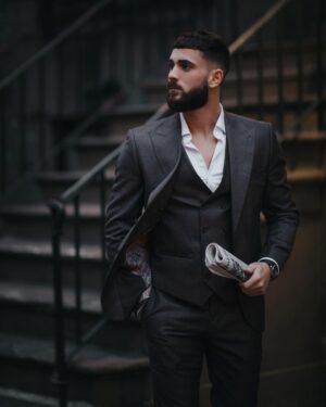 Illan Castronovo Instagram - Quelque part, quelqu’un cherche exactement ce que tu as à offrir.
