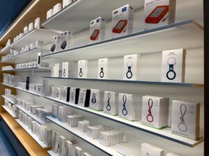 Ilya Tank Shilov Instagram - This is APPLE.