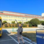 Im Soo-hyang Instagram - 초등학교친구 결혼식가서 눈물의 축사 후 동창들끼리 가본 모교 노란 스쿨버스 추억돋아🥹 나는 4호차 반장이었지 떠드는 애들 이름 적고 그랬는데말야